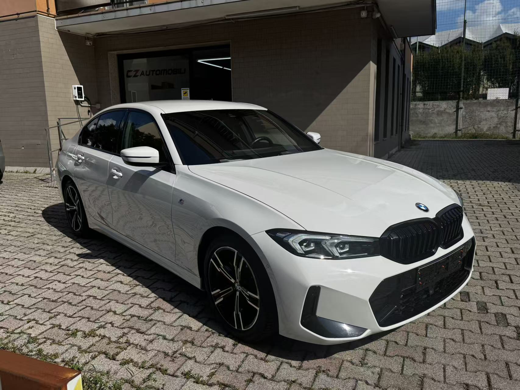 BMW 318i M-SPORT