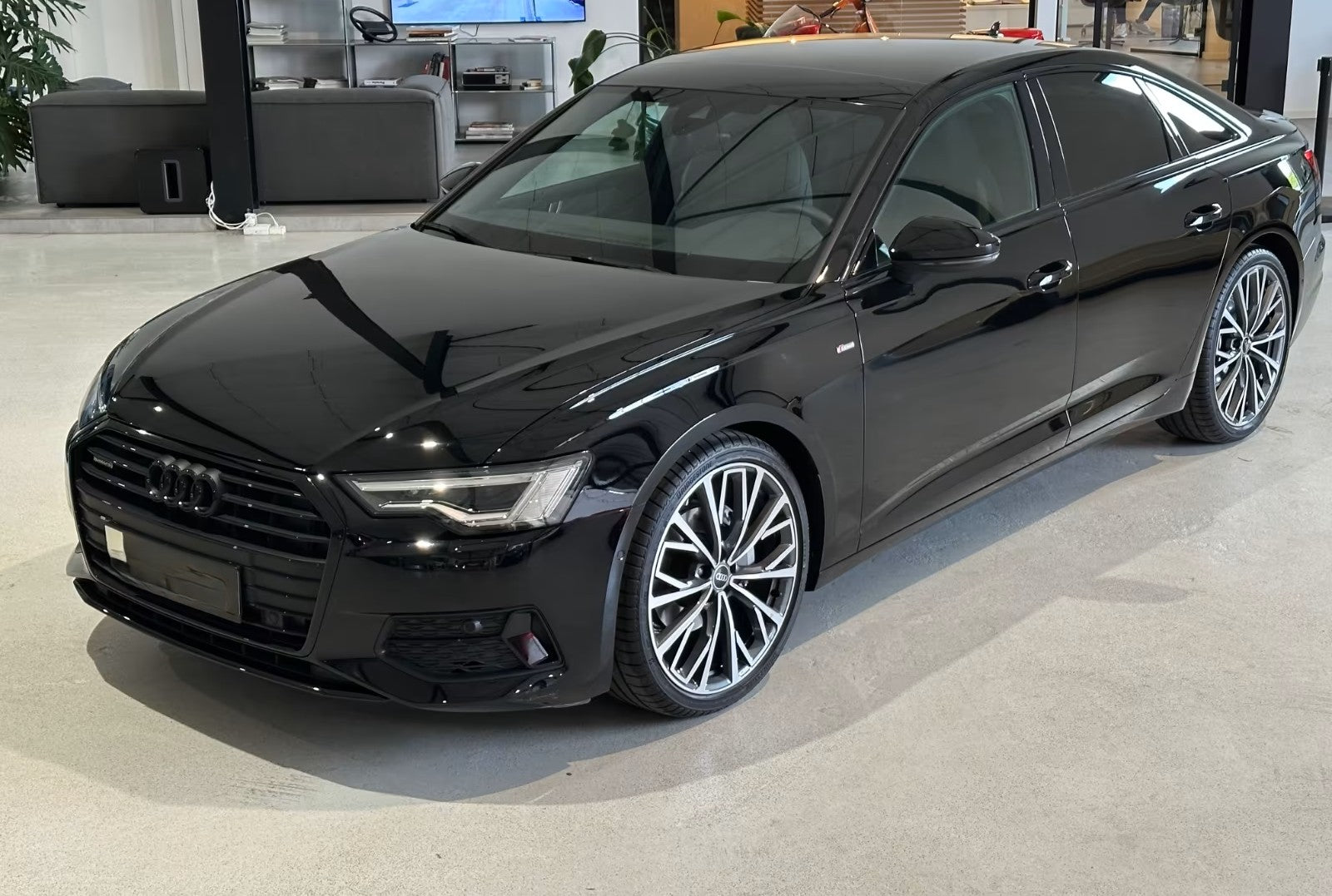 AUDI A6 S-LINE QUATTRO