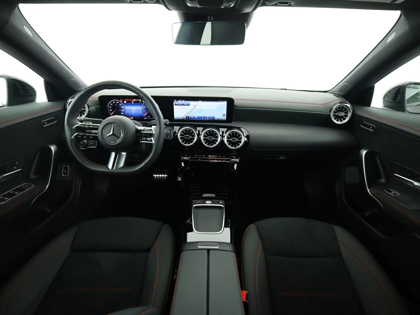 MERCEDES CLA200 AMG-LINE