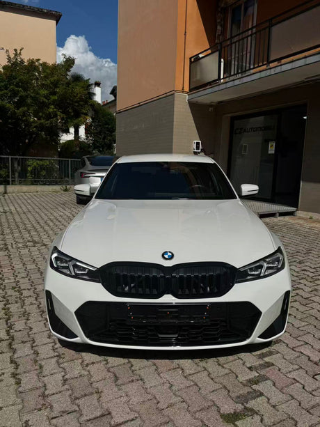 BMW 318i M-SPORT - 0