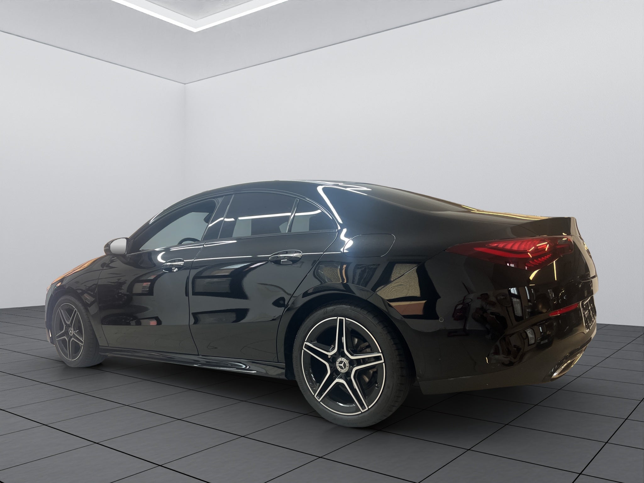 MERCEDES CLA180 AMG-LINE