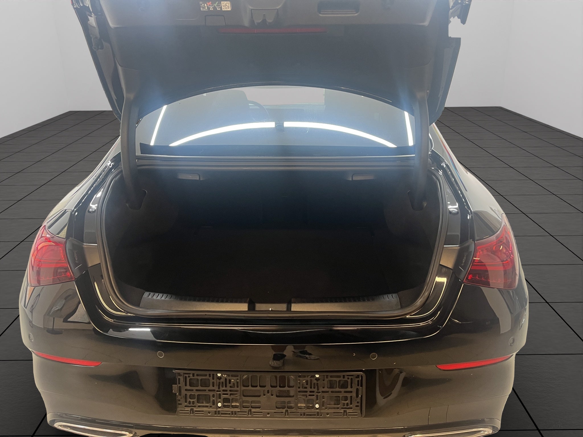 MERCEDES CLA180 AMG-LINE