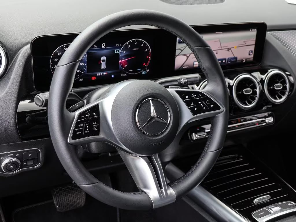 MERCEDES GLA180 PROGRESSIVE