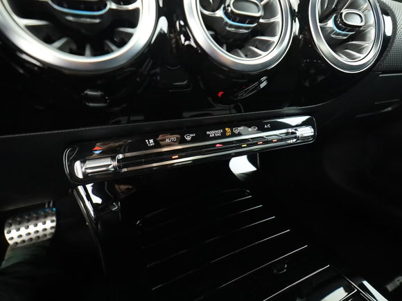 MERCEDES CLA200 AMG-LINE